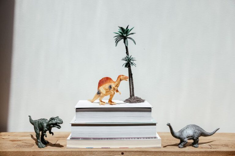 Rengarenk Dinozorların Macerası