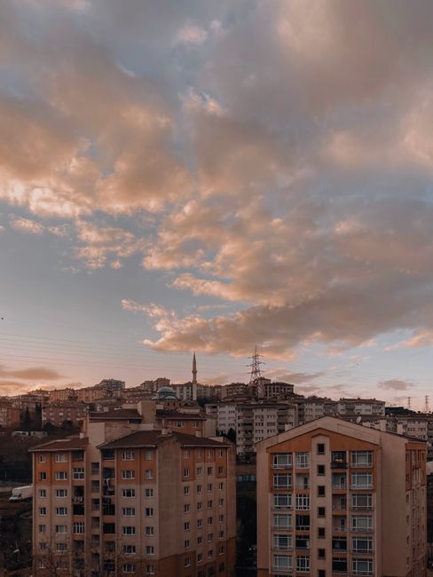 Ayşegül ve Renkli Bulutlar